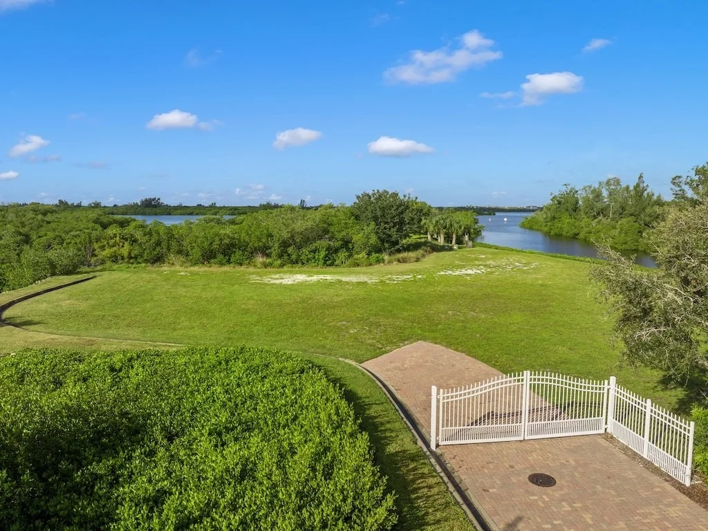 Photo of 325 Estuary Drive