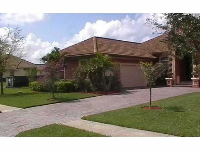 Photo of 605 Caroline Drive