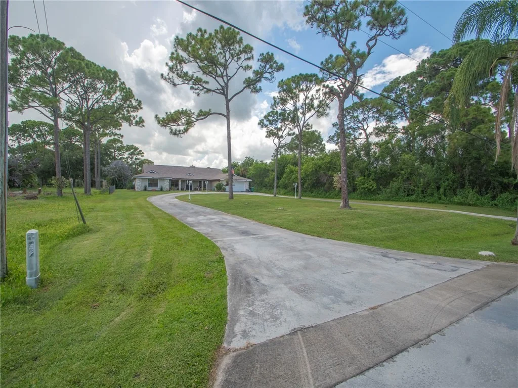 Photo of 5101 Deer Run Drive