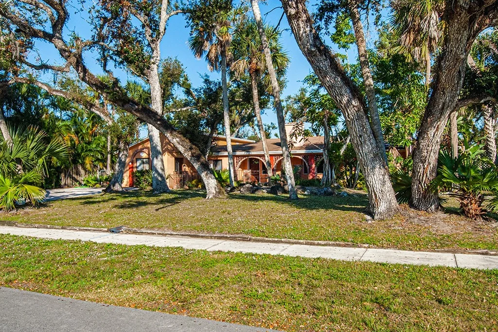 Photo of 575 Acacia Road
