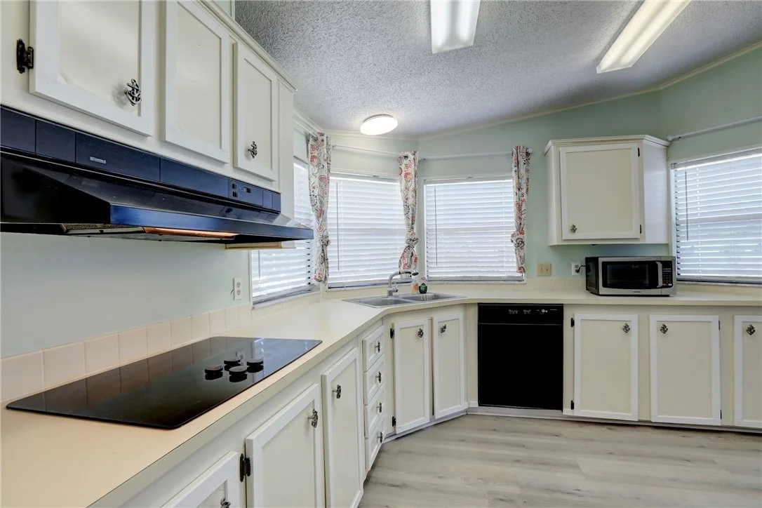 Photo of 1300 Barefoot Circle