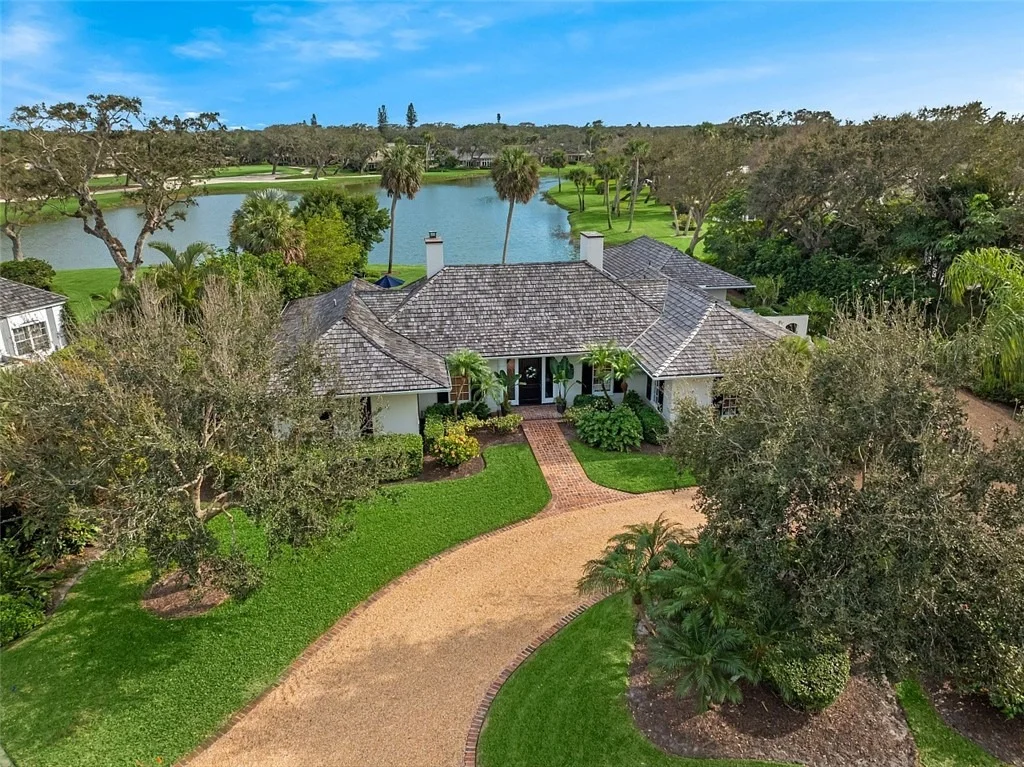 Photo of 190 Oleander Way