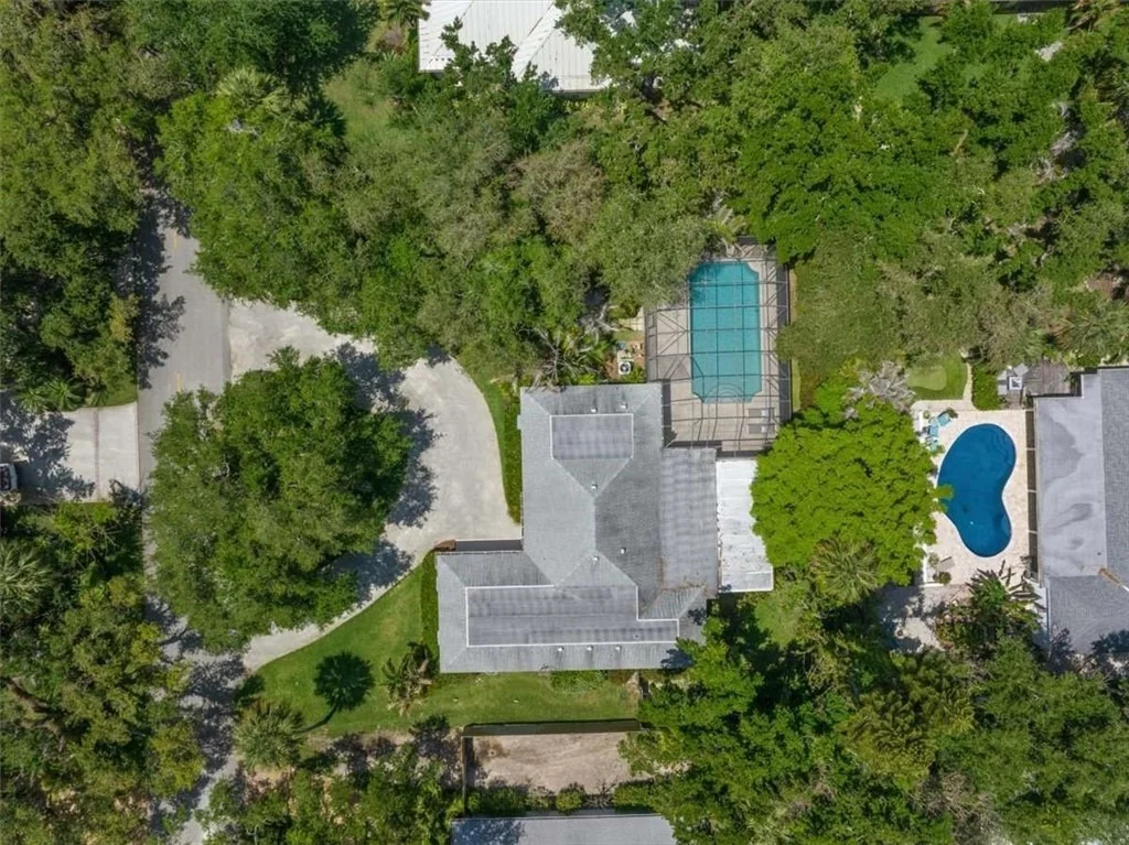 Photo of 405 Eugenia Road