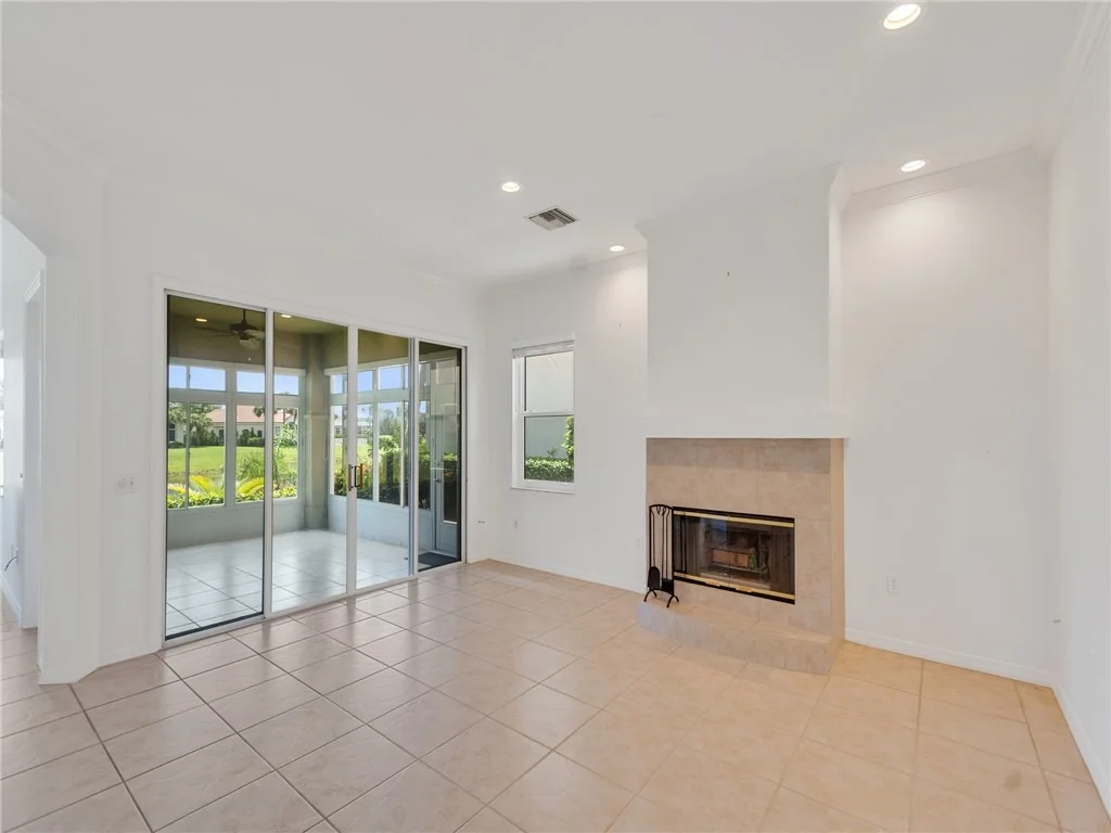 Photo of 1733 Victoria Circle