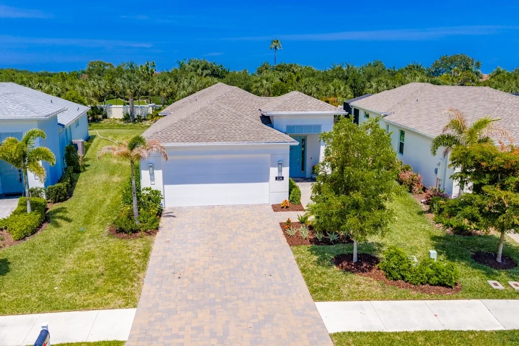 Photo of 2136 Falls Manor