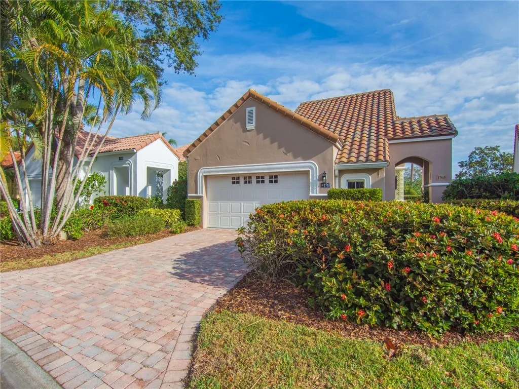 Photo of 1765 Victoria Circle