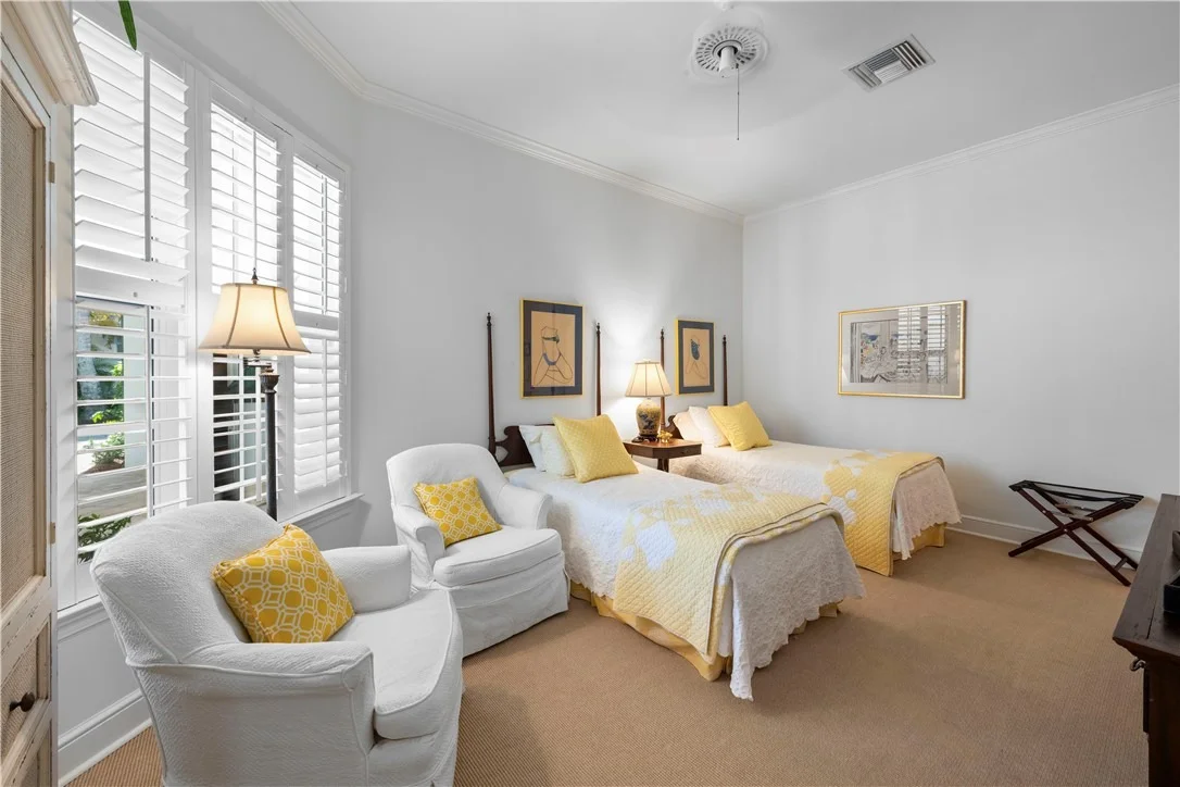 Photo of 704 Grove Place