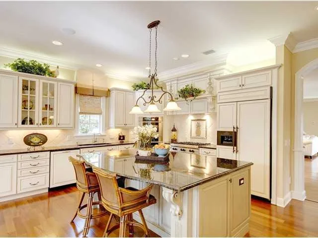 Photo of 280 Lakeview Way