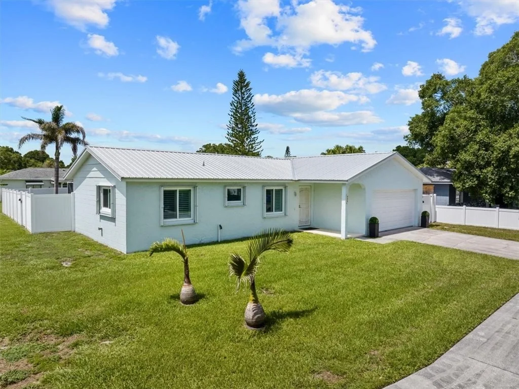 Photo of 2235 4th Lane