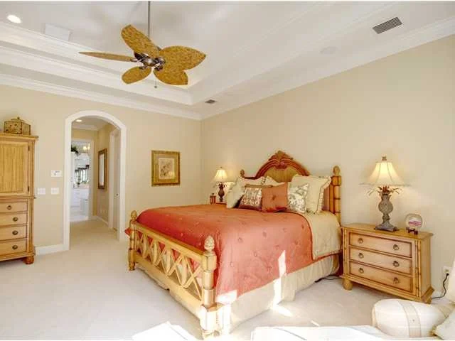 Photo of 280 Lakeview Way