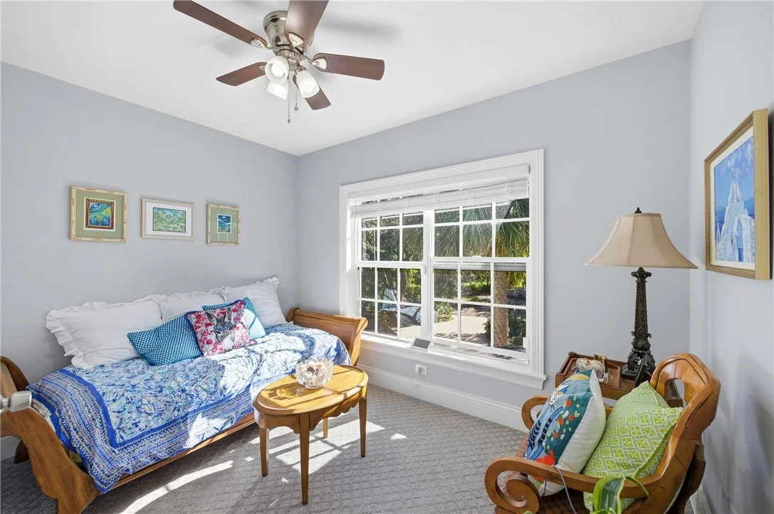 Photo of 881 Robin Lane