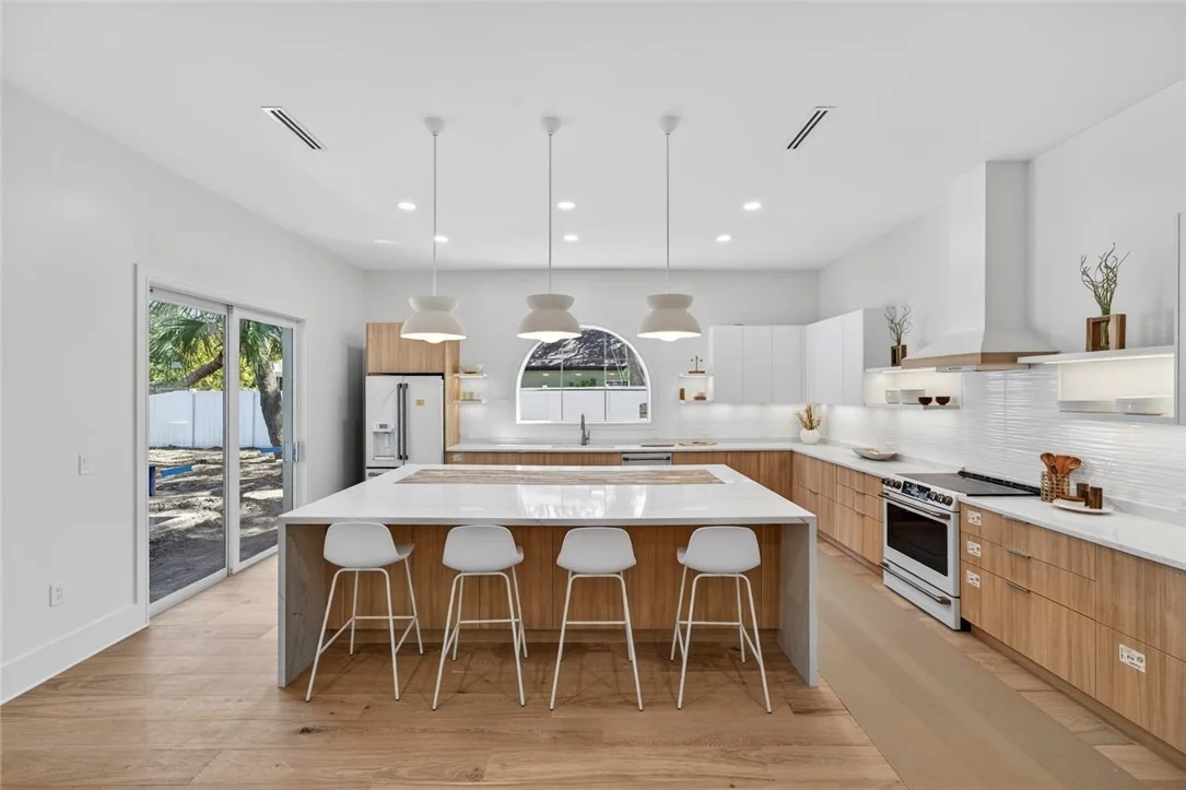 Photo of 901 Jasmine Lane