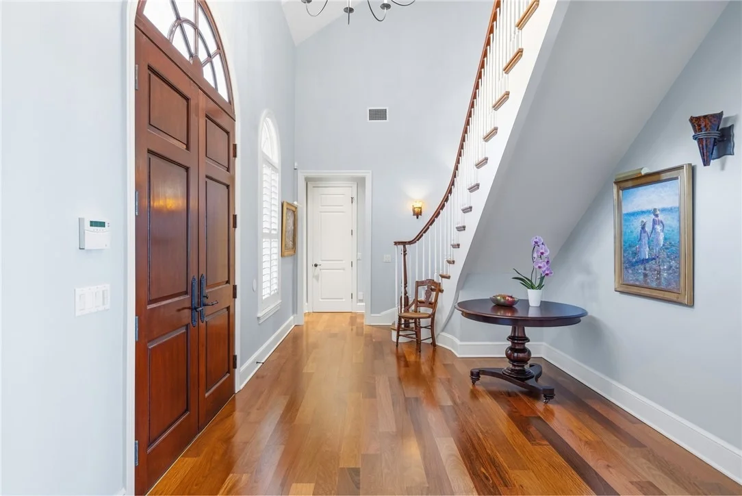 Photo of 995 Winding River Road