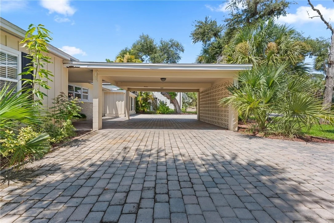 Photo of 560 Acacia Road