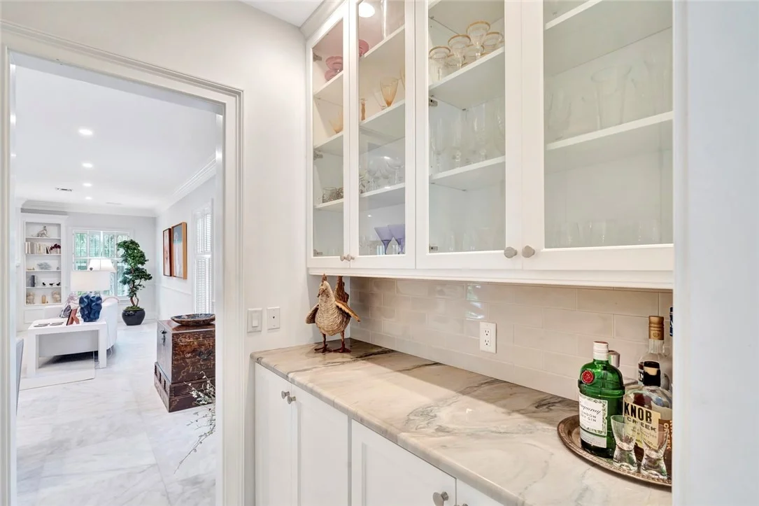 Photo of 615 Riomar Drive