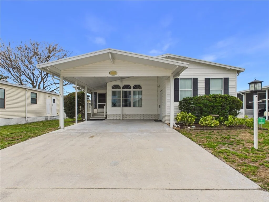 Photo of 573 Dolphin Circle