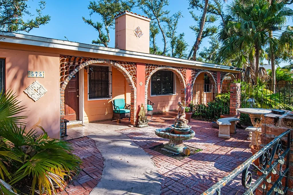 Photo of 575 Acacia Road