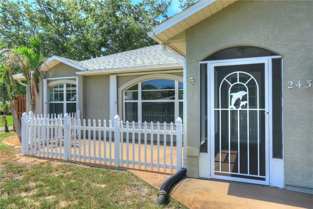 Photo of 243 Dickens Avenue