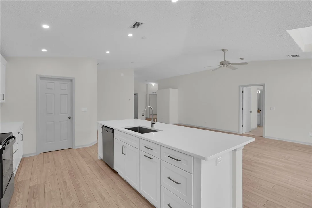 Photo of 1415 10th Manor