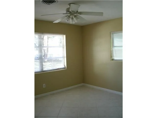 Photo of 2624 Victory Boulevard