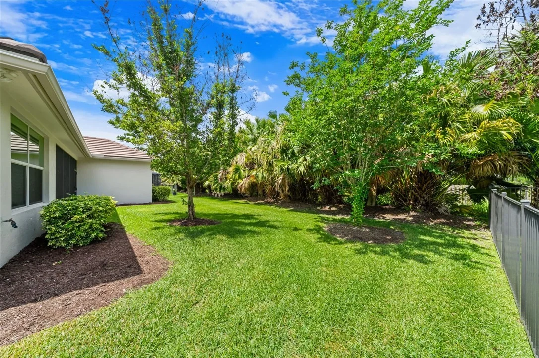 Photo of 1095 Camelot Way