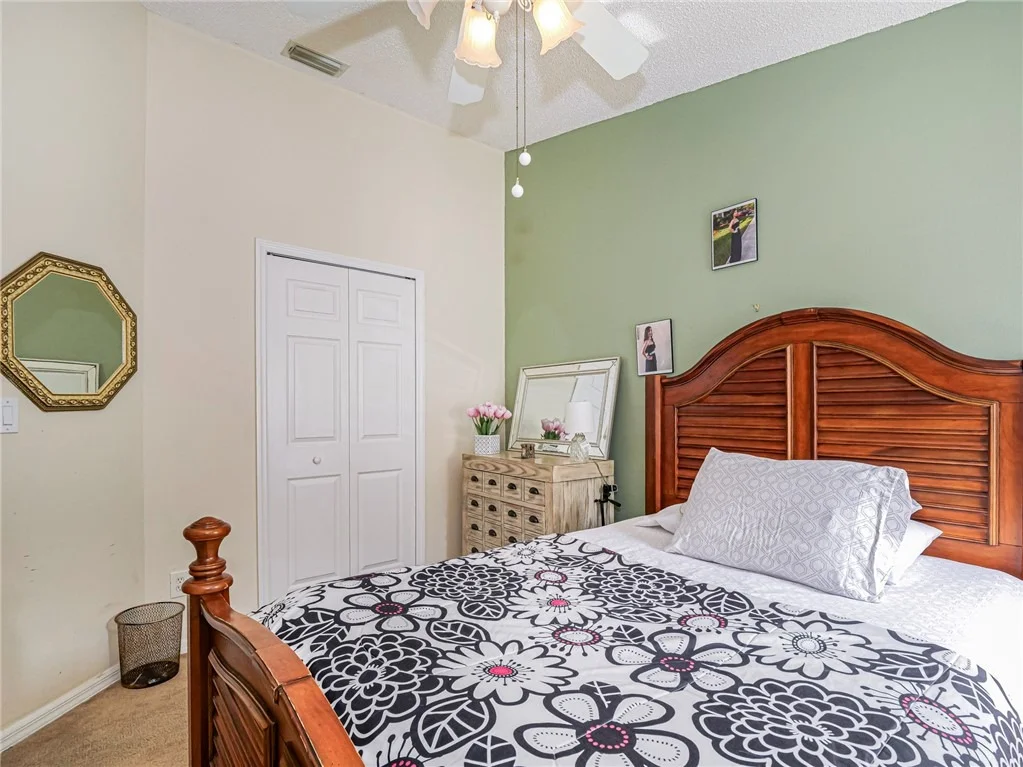 Photo of 1360 10th Manor
