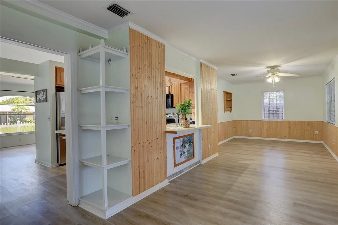 Photo of 243 Dickens Avenue