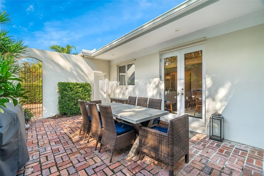 Photo of 190 Oleander Way