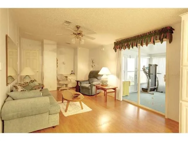 Photo of 1209 Barefoot Bl