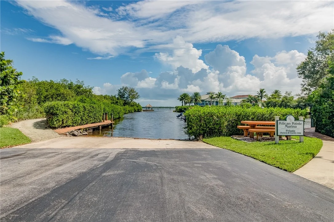 Photo of 9518 Riverside Drive