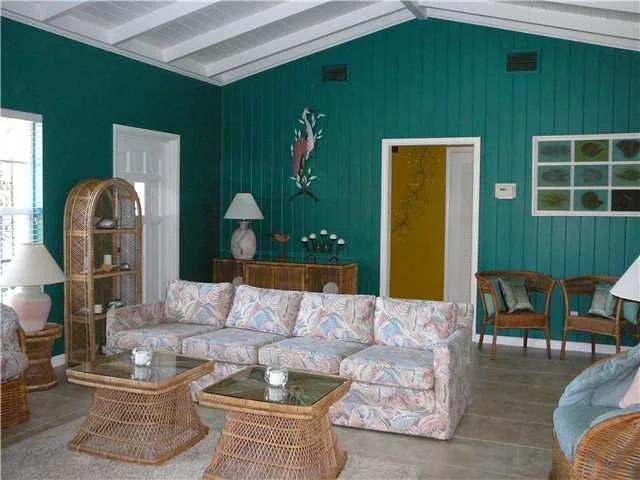 Photo of 716 Hibiscus Lane