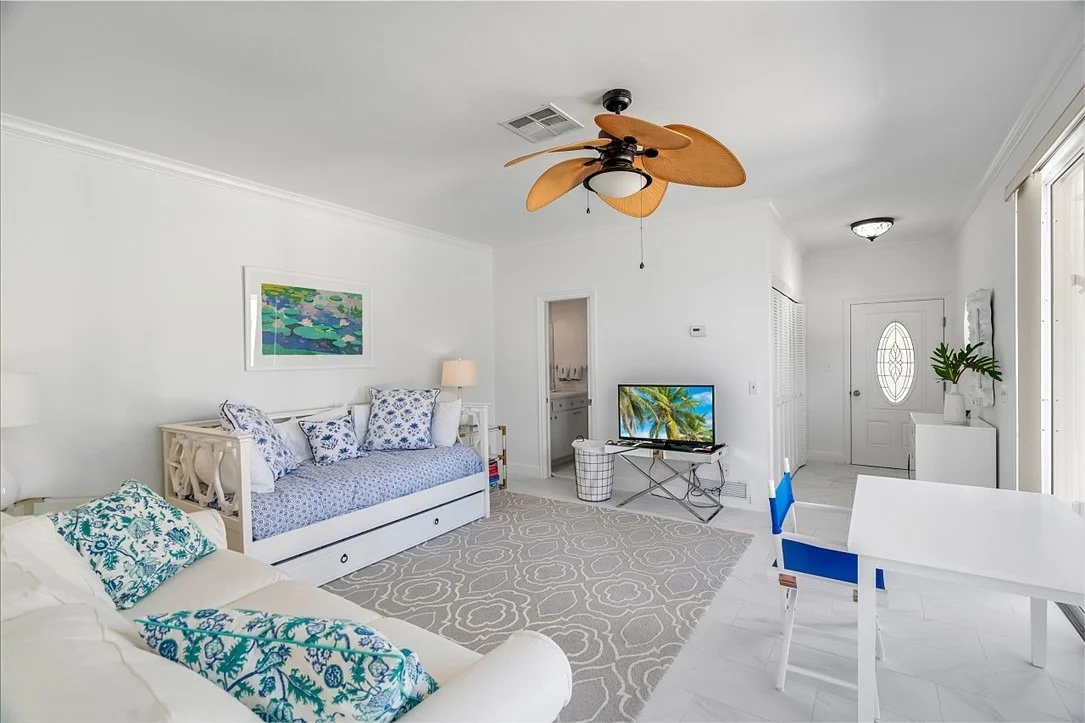 Photo of 190 Oleander Way