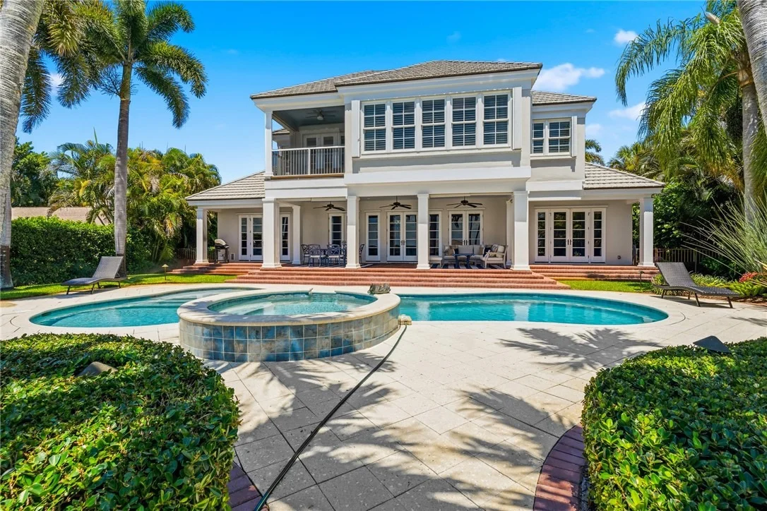 Photo of 995 Winding River Road