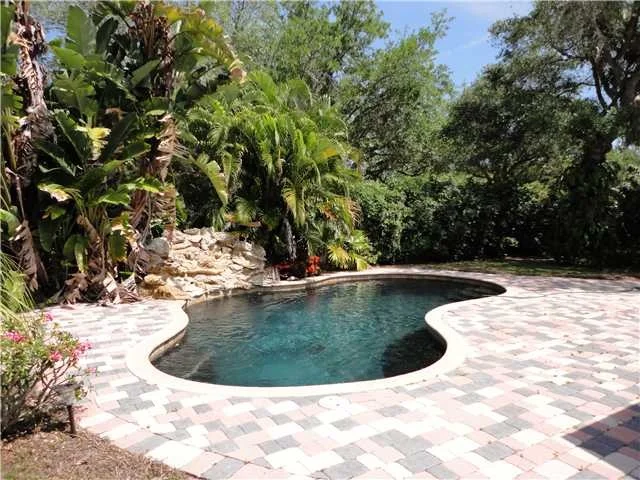 Photo of 1390 River Ridge Drive