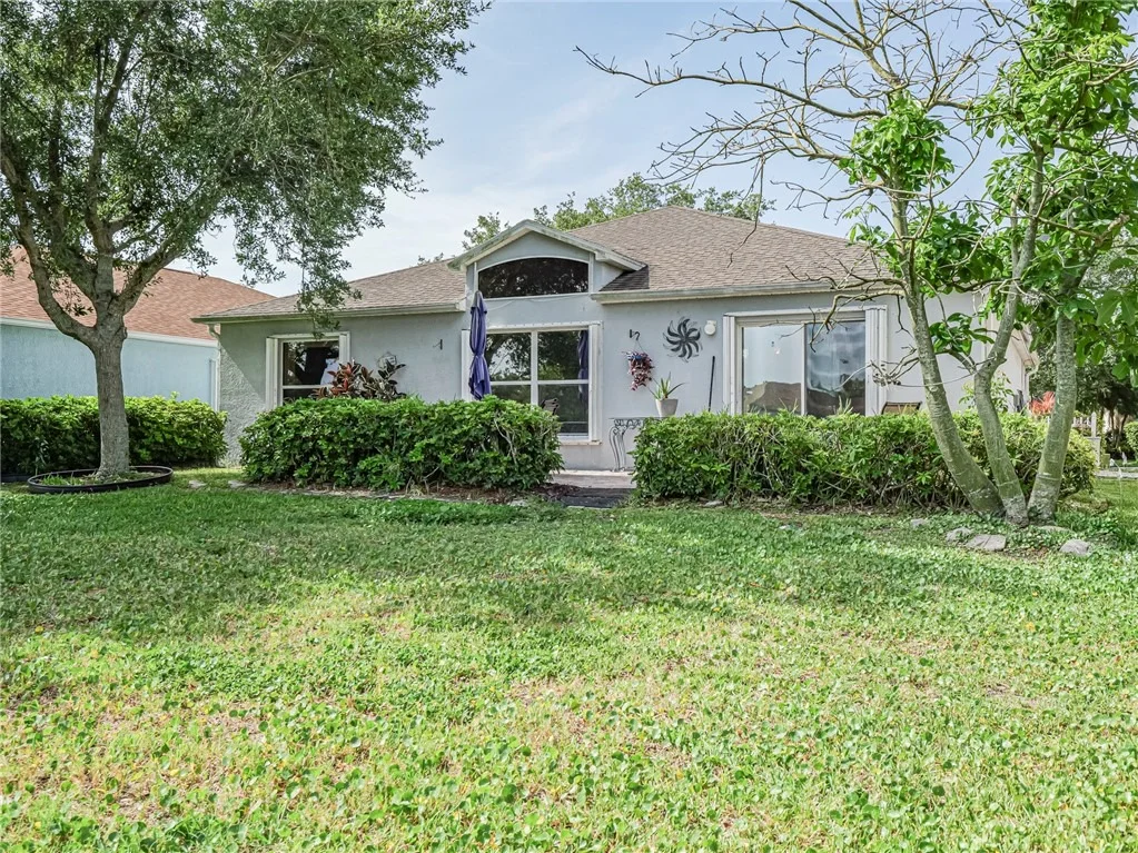 Photo of 1360 10th Manor