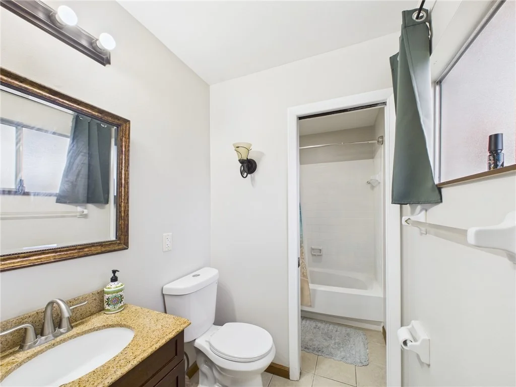 Photo of 1490 Mariposa Drive NE