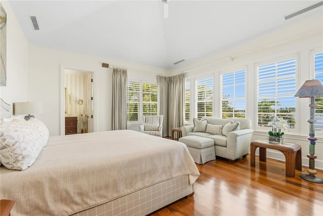 Photo of 995 Winding River Road