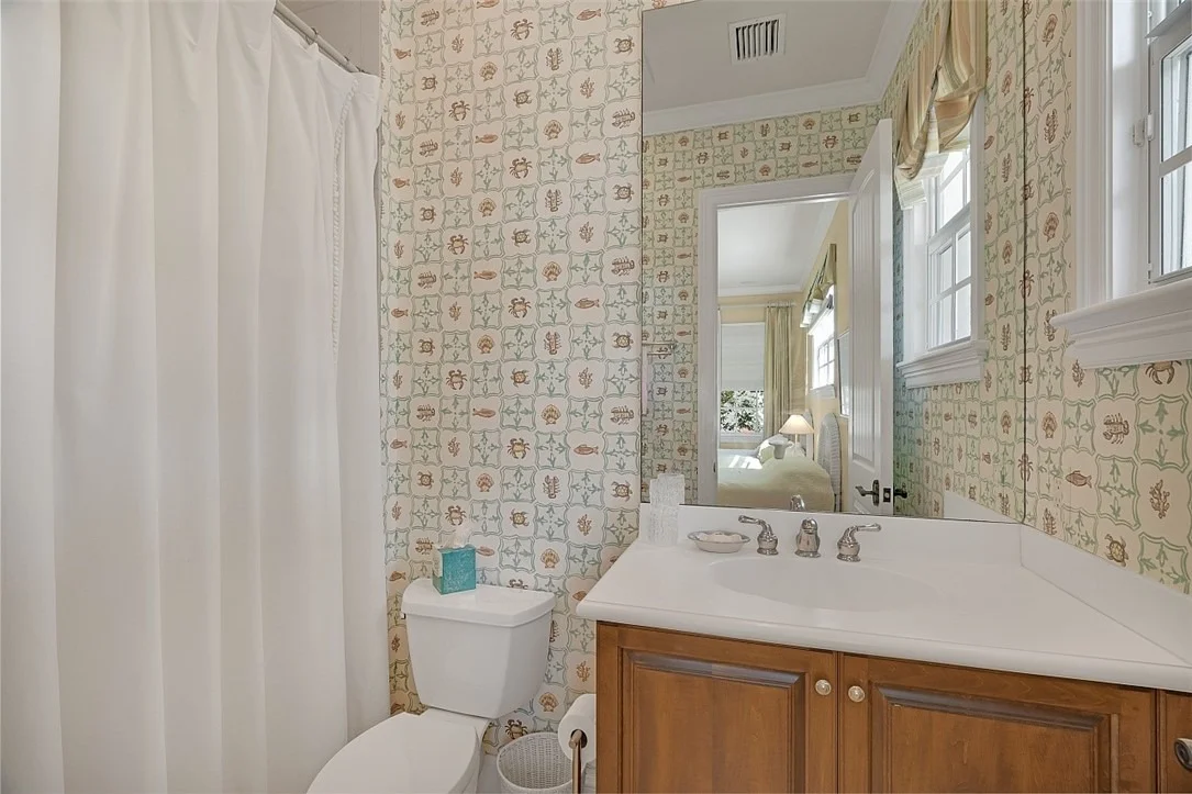 Photo of 360 Lakeview Way