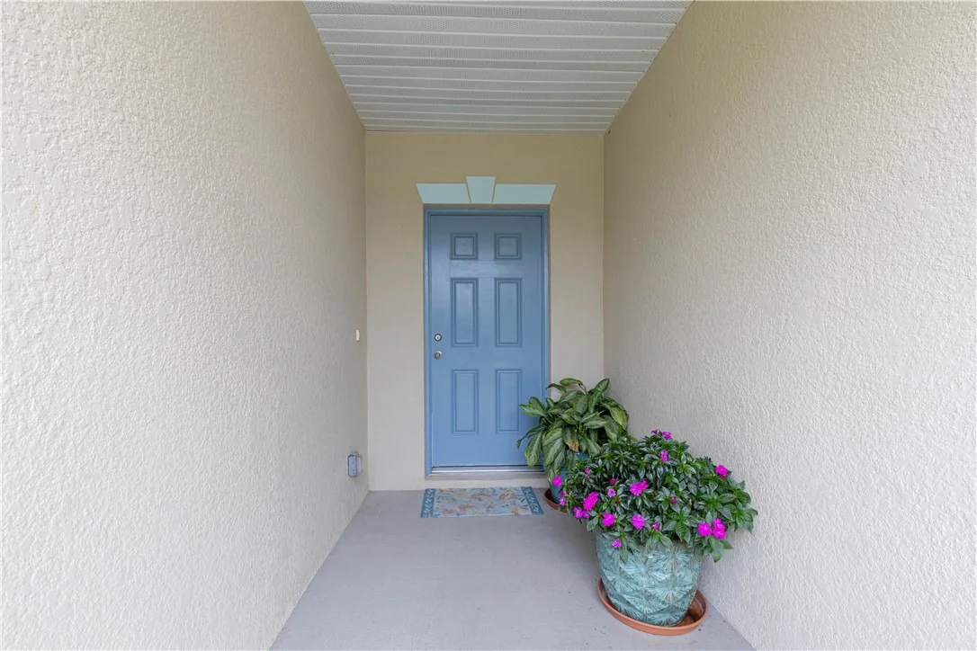 Photo of 898 Lorca Avenue