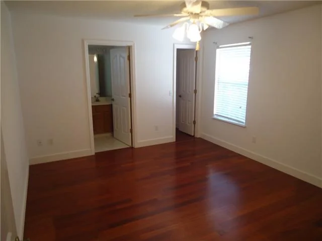 Photo of 7509 N Bl