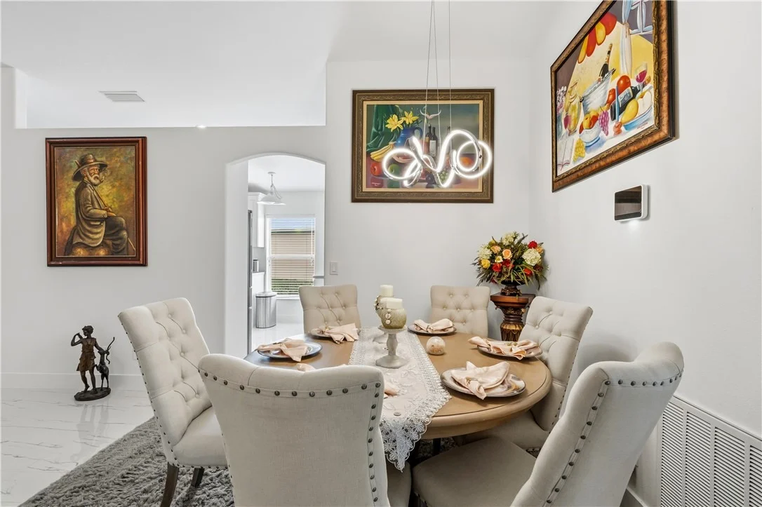 Photo of 845 Greenleaf Circle