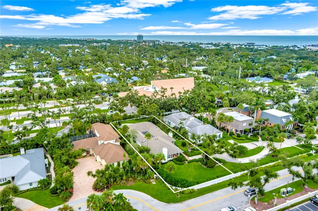 Photo of 615 Riomar Drive