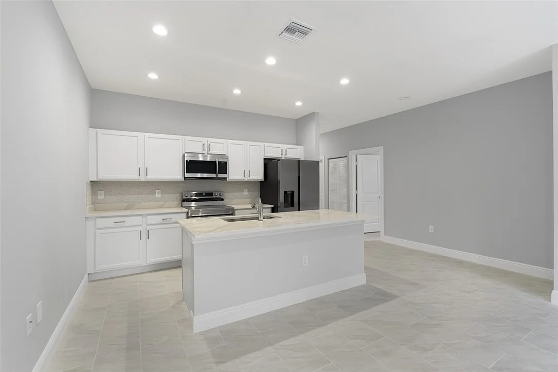 Photo of 6215 4th Lane