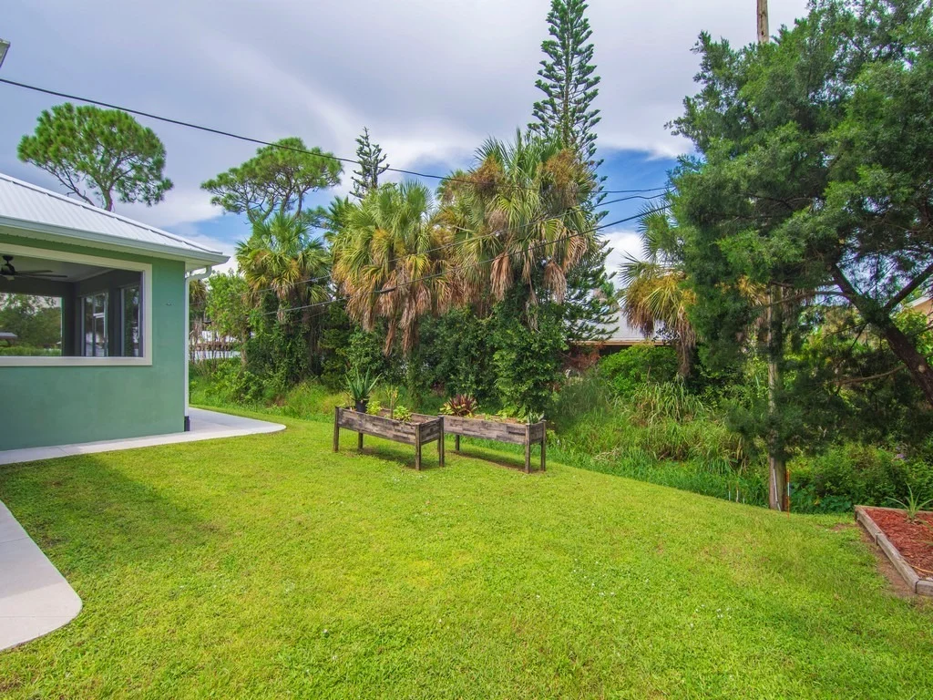 Photo of 664 Beard Avenue