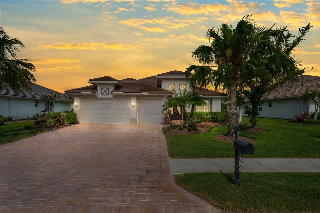 Photo of 1095 Camelot Way