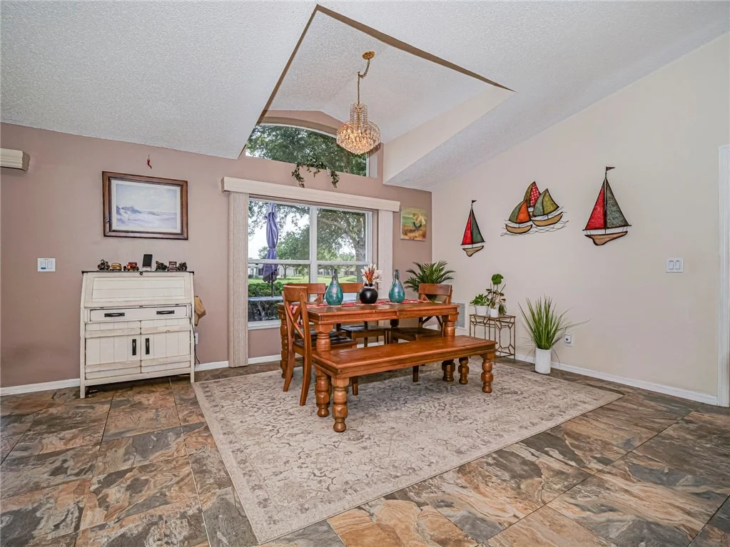 Photo of 1360 10th Manor