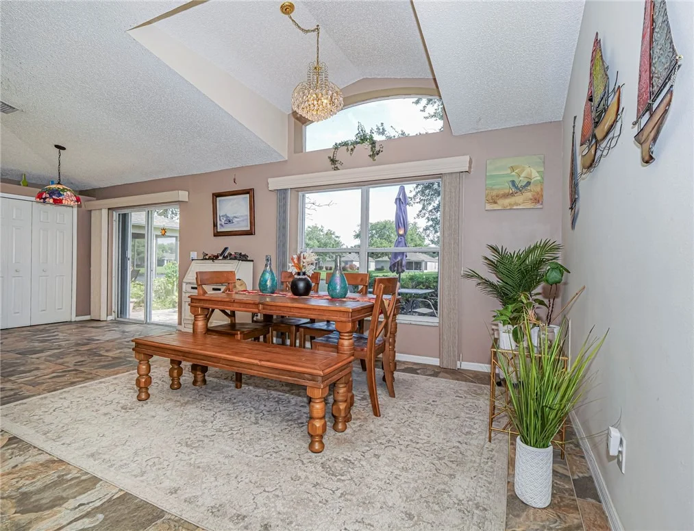 Photo of 1360 10th Manor