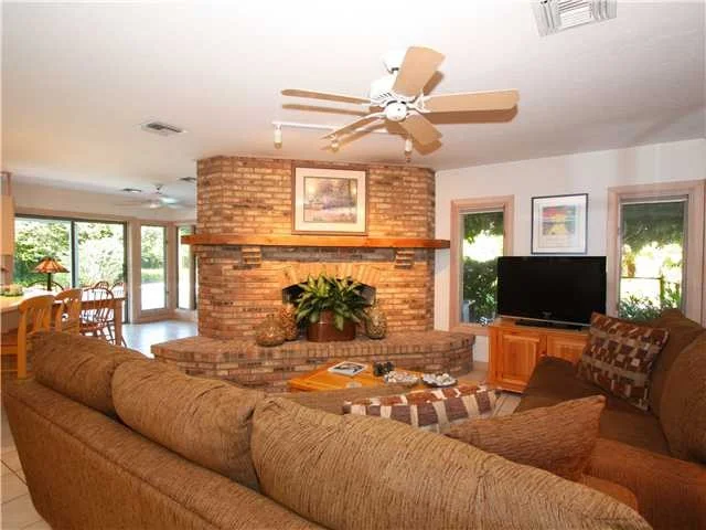 Photo of 1385 River Ridge Drive