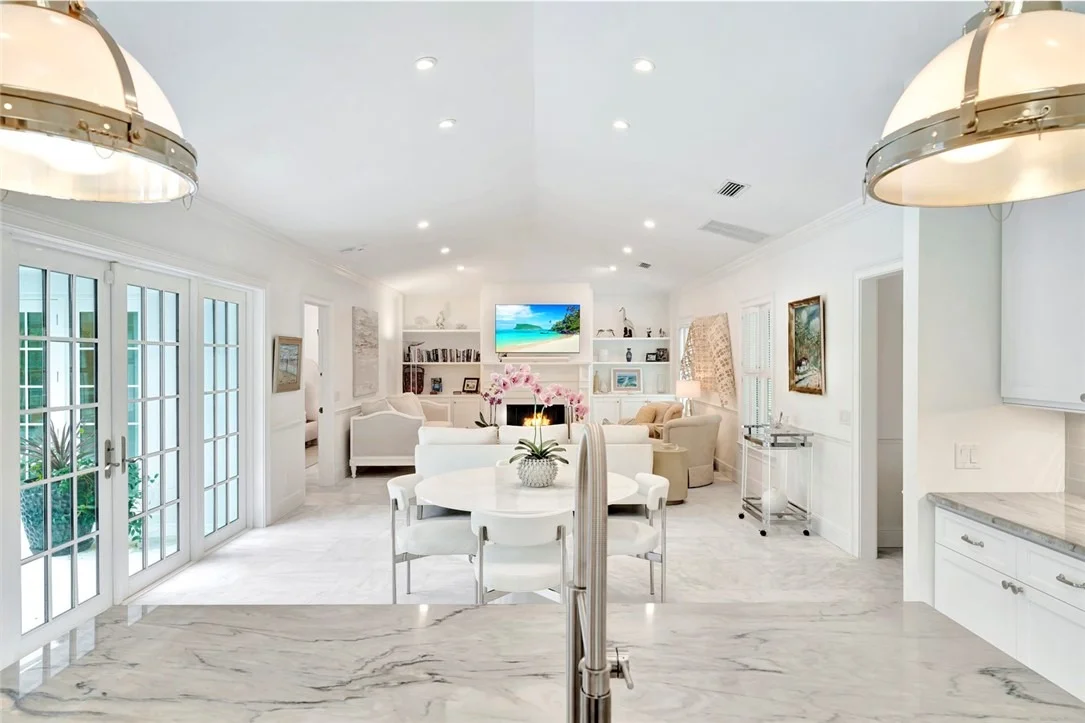 Photo of 615 Riomar Drive