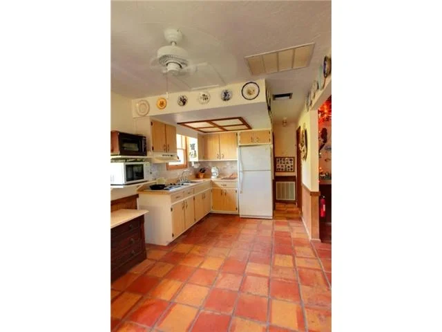 Photo of Unit B at 47 Vip Island